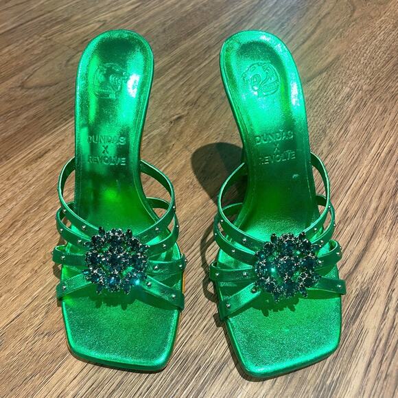 Dundas X Revolve Heels green marked 7 but truly are a 6.5 Simply gorgeous. - Picture 2 of 6